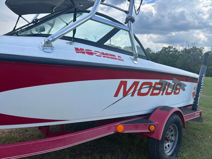 2000-moomba-mobious-ski-boat-w/trailer-(65-actual-hours)-image-12