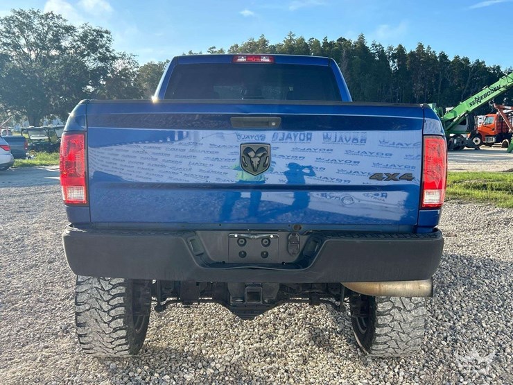 2015-dodge-2500-image-22