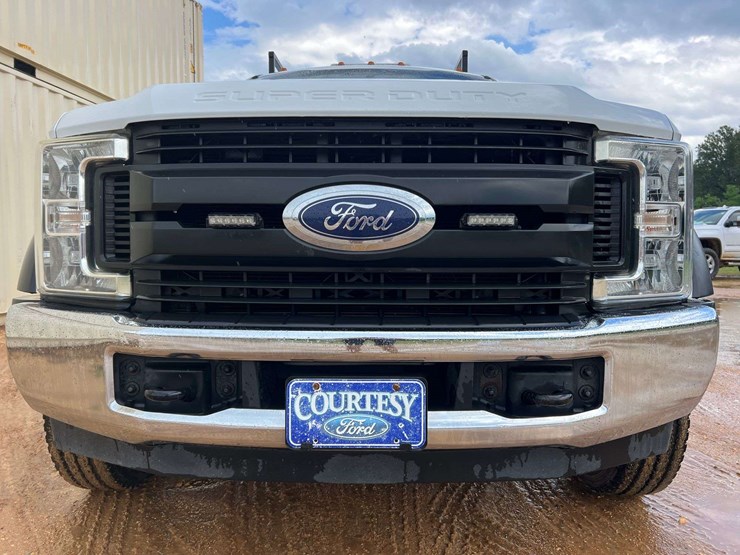 2019-ford-f450-image-5