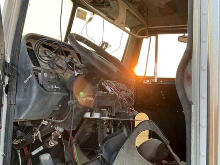 2003-peterbilt-378-image-11