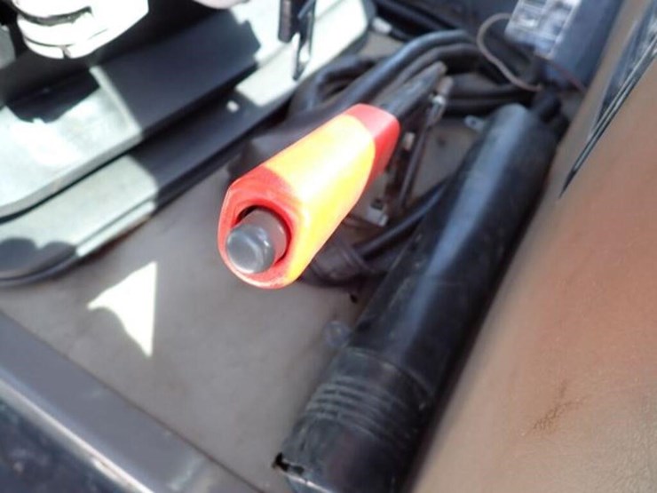 2009-kubota-m135x-image-40