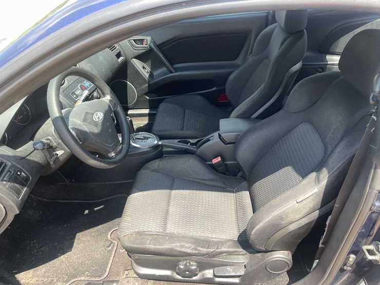 2007-hyundai-tiburon-2-door-sedan-(217,431-miles)-image-10
