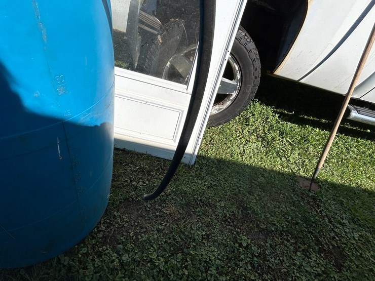 #6289-•-screen-door-and-rain-barrel-image-9