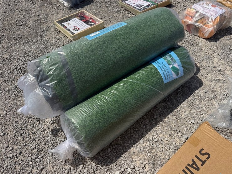 #616-•-lot-of-(3)-rolls-of-artifical-grass-image-1