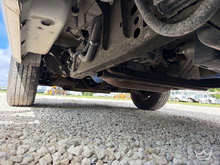 2018-chevrolet-express-g2500-image-37