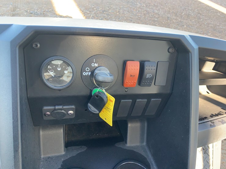 tracker-ox-400-utv-image-16