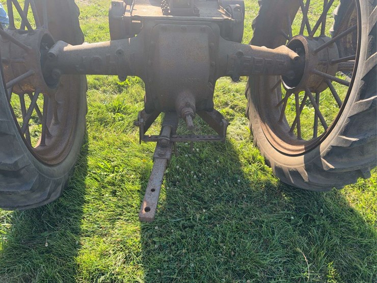 john-deere-b-image-35
