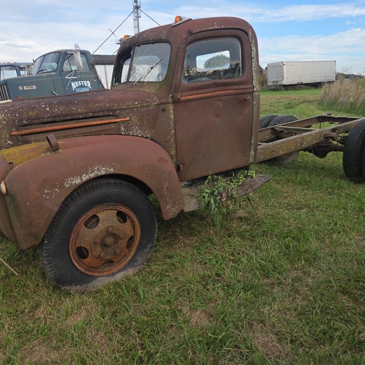 Ford single axle truck
