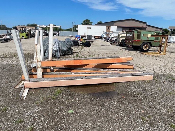 #10608-•-(6)-pallet-rack-posts-image-4