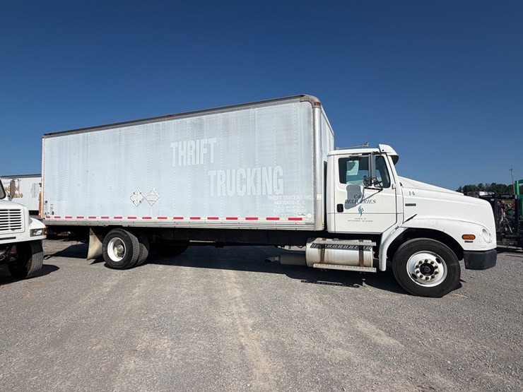 1997-freightliner-fl112-image-4