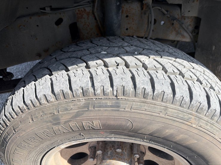 2001-ford-f250-xl-image-2