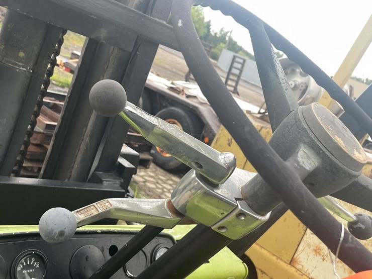 #10491-•-clark-lp-fork-lift-image-34