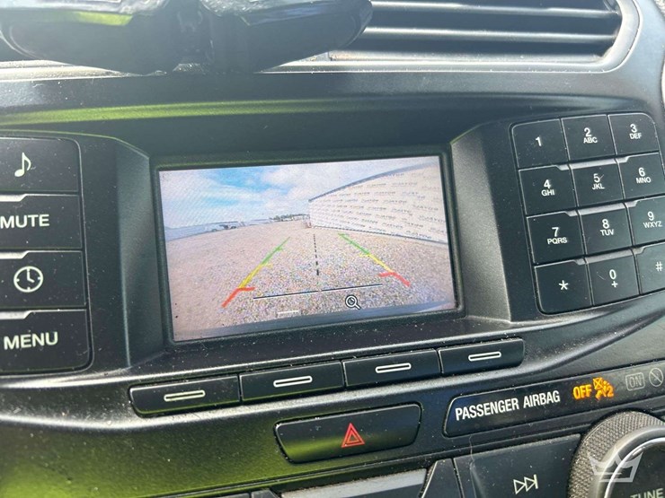 2019-ford-explorer-image-19