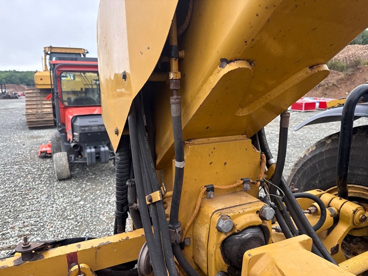 caterpillar-160m-awd-image-20