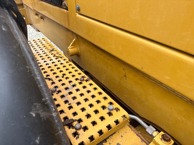caterpillar-160m-awd-image-51