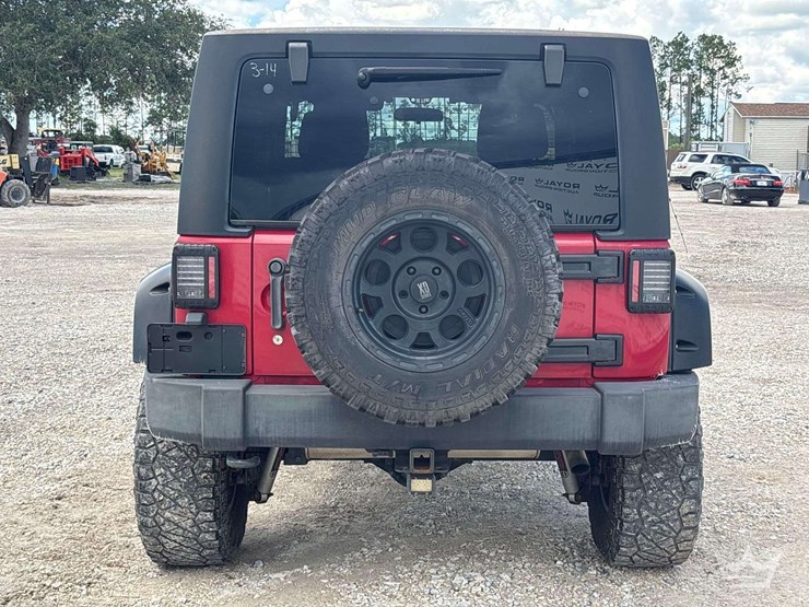 2012-jeep-wrangler-image-21
