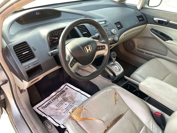 2007-honda-civic-hybrid-4-door-sedan-(108,750-miles)-image-11