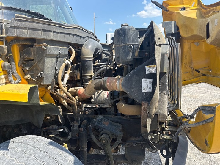 #263-•-2009-international-7500-workstar-tri-axle-dump-truck-image-10