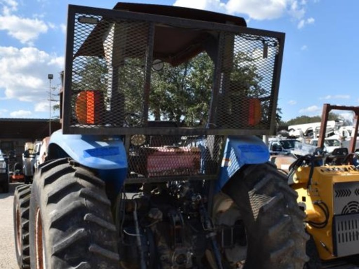 new-holland-tb100-image-9
