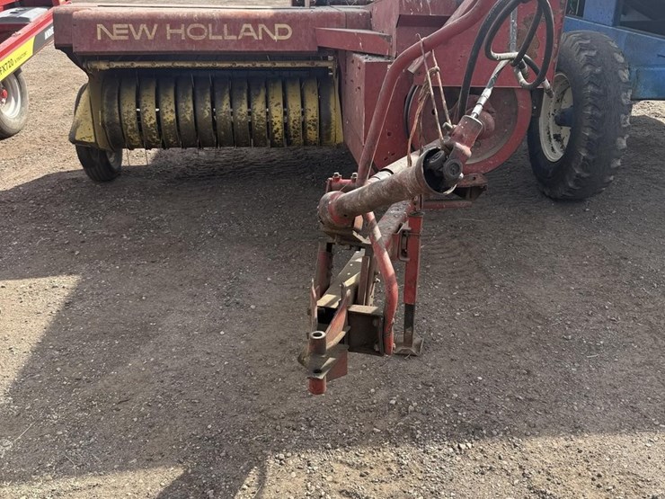 new-holland-273-image-1