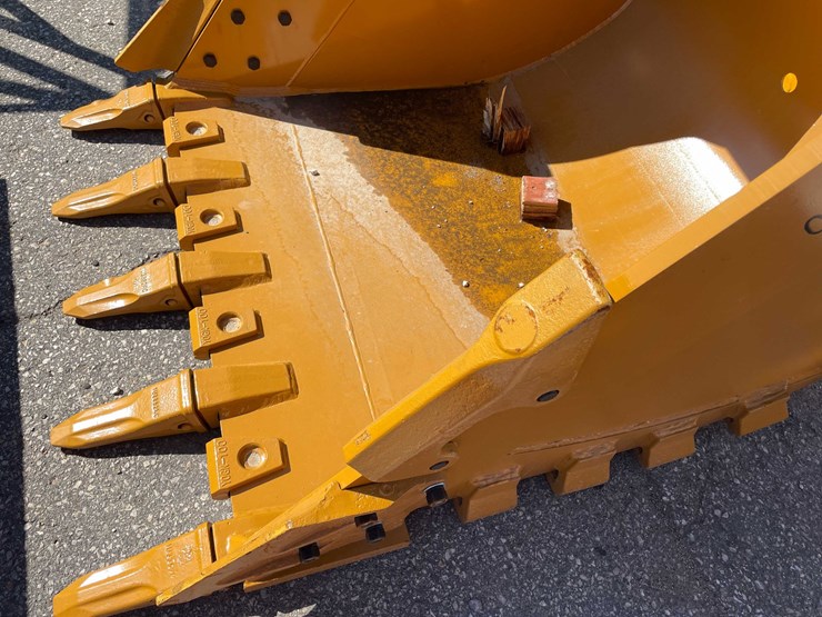 caterpillar-320-image-10