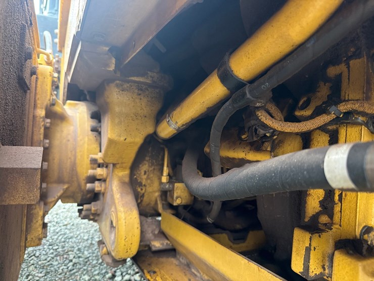 caterpillar-160m-awd-image-67