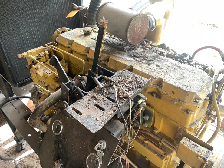 #1686-•-cat-diesel-engine-on-stand-image-14