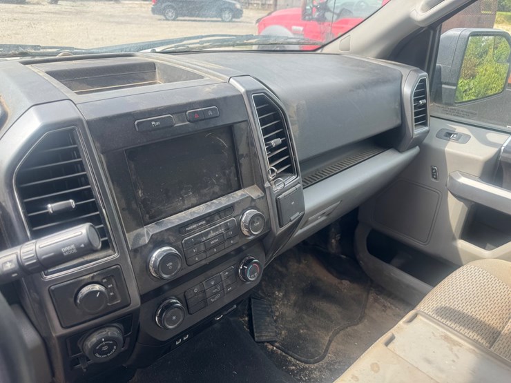 2019-ford-f150-xlt-image-44