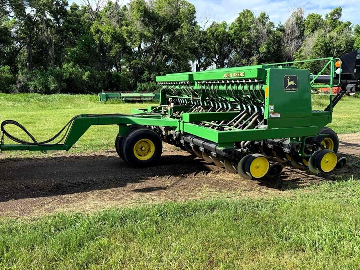 john-deere-750-image-1