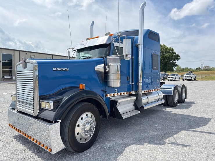 2006-kenworth-w900l-image-1