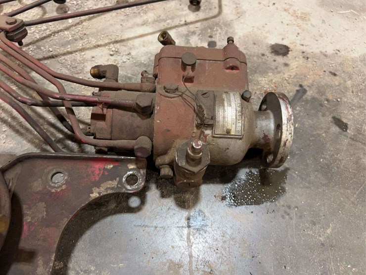 roosa-master-injection-pump-with-lines-and-fuel-filter-canisters-image-7