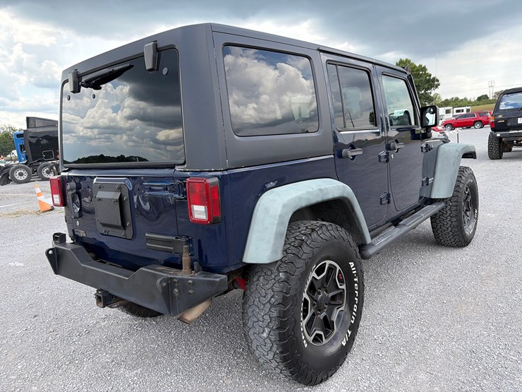2013-jeep-wrangler-rubicon-image-8