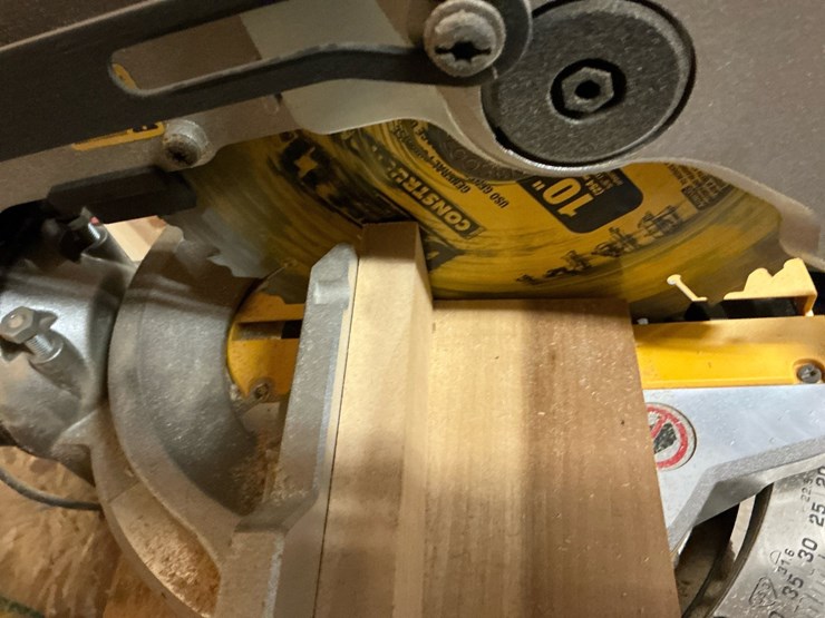 #103-•-dewalt-dws713-10"-compound-miter-saw-with-stand-image-7