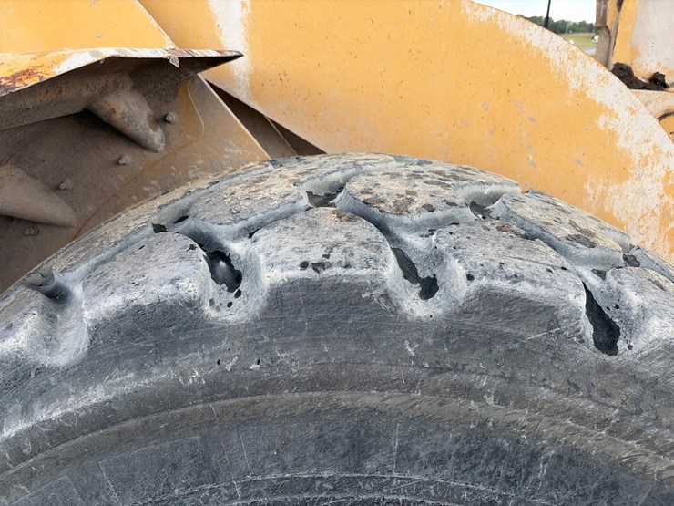 2004-caterpillar-972g-image-11