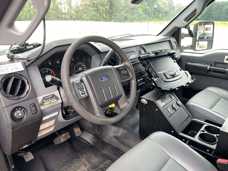 2016-ford-f550-image-11