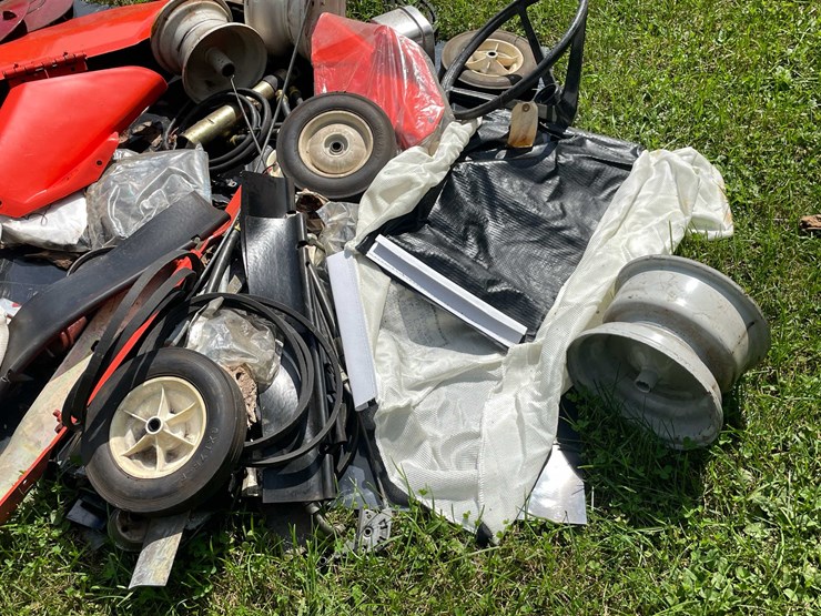 #1649-•-misc.-tractor-parts-image-10