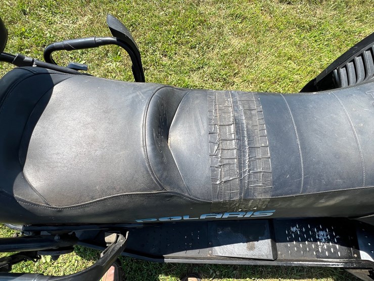 #124-•-polaris-indy-xlt-touring-snowmobile-image-8