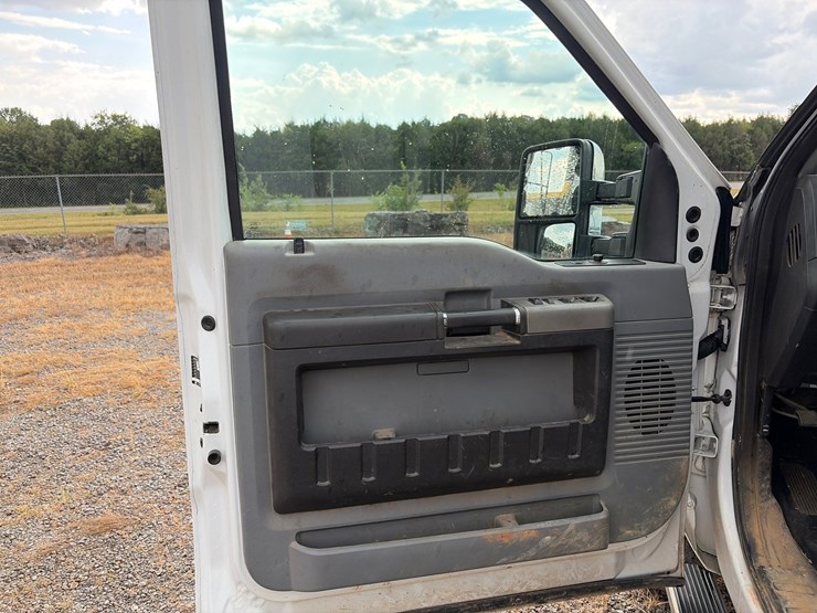 2013-ford-f350-image-41