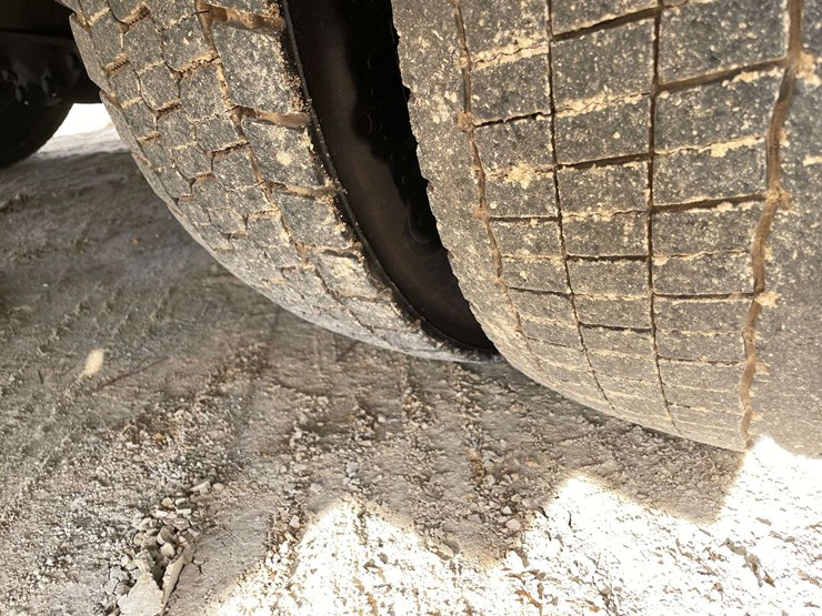 2012-ford-f550-image-21