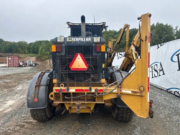 caterpillar-160m-awd-image-4