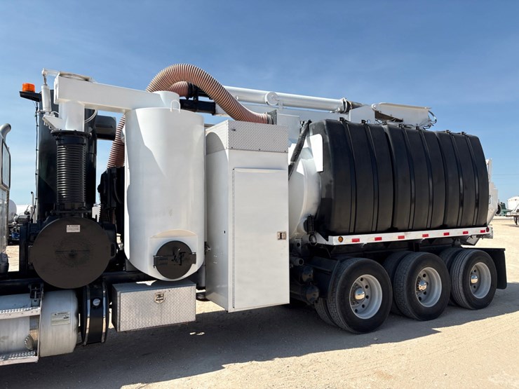 2014-peterbilt-367-image-11