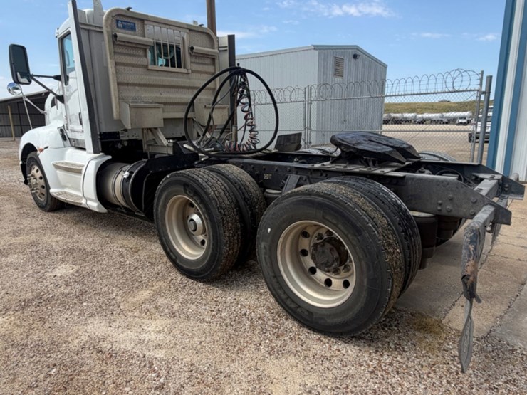 2011-kenworth-t660-image-7