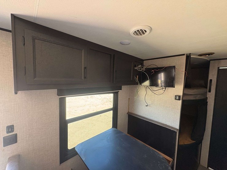 2022-jayco-"jayflight"-bumper-pull-travel-trailer-image-21