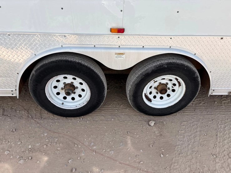 2013-middlebury-trailers-20’-x-100”-t/a-bumper-pull-doghouse-trailer-image-6