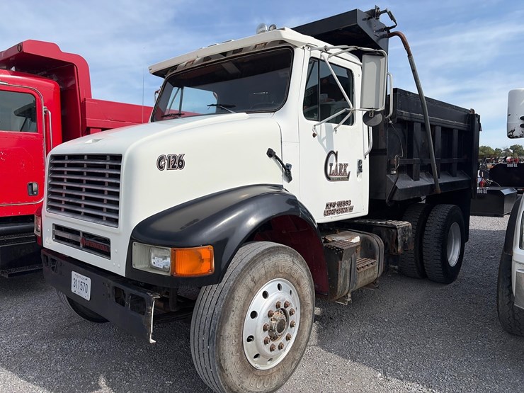 #271-•-1988-international-2375-single-axle-dump-truck-image-1