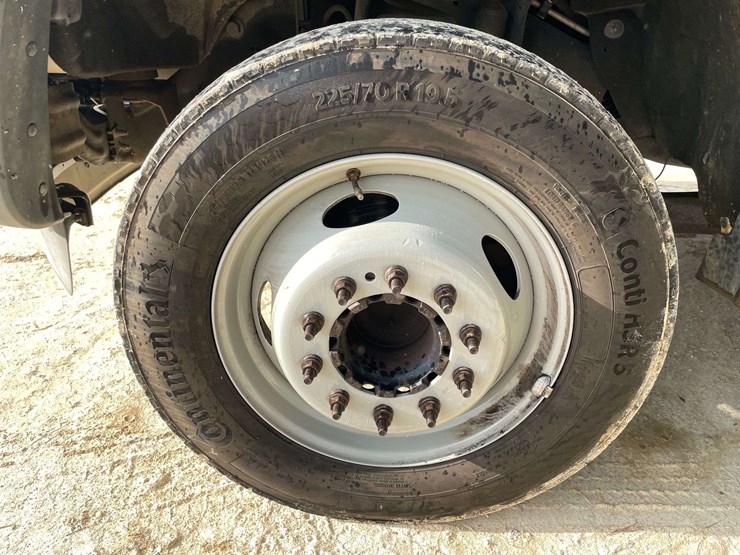 2012-ford-f550-image-19