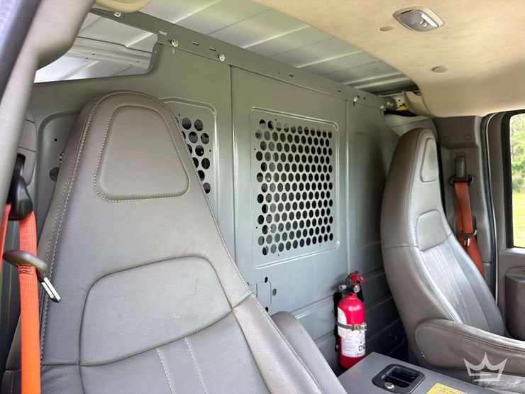 2017-chevrolet-express-2500-image-20