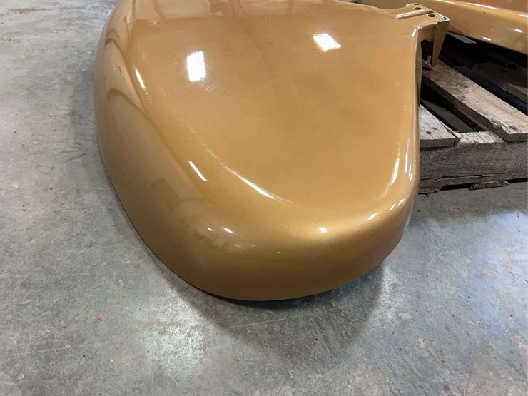 international-harvester-gold-demonstrator-544-row-crop-gas-fenders-image-9