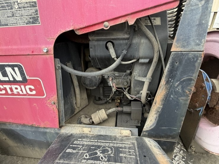 1999-freightliner-fl60-image-22