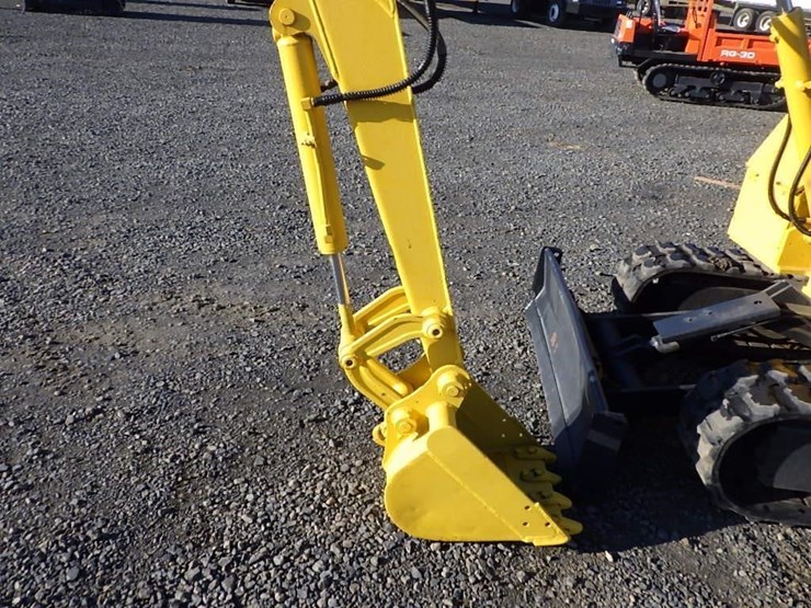 komatsu-pc28-image-10